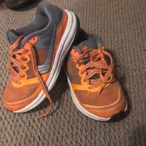 Boys Nike shoes. Size 11   Great Condition.